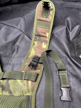 Charger l&#39;image dans la galerie, Genuine British Army DPM Camouflaged Side Pouch Rucksack IRR Straps - The Militaria Shop
