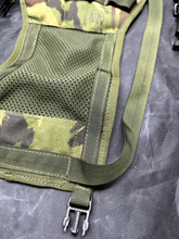 Charger l&#39;image dans la galerie, Genuine British Army DPM Camouflaged Side Pouch Rucksack IRR Straps - The Militaria Shop
