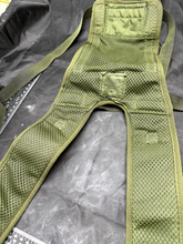 Charger l&#39;image dans la galerie, Genuine British Army DPM Camouflaged Side Pouch Rucksack IRR Straps - The Militaria Shop
