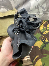 Lade das Bild in den Galerie-Viewer, Original WW2 British Army 1940 Dated Matching Gas Mask Respirator Set
