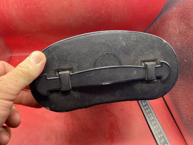 Original 1944 Dated Canadian Army Binoculars in Carrying Case - The Militaria Shop