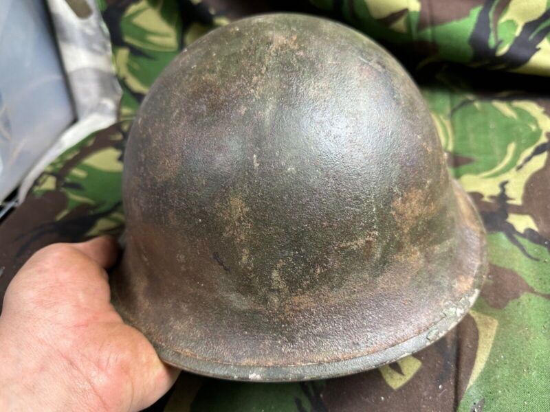 British / Canadian Army Mark 3 Turtle Helmet - Original WW2 Combat Helmet - The Militaria Shop