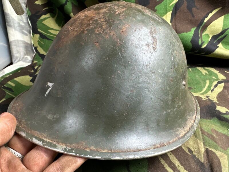 British / Canadian Army Mark 3 Turtle Helmet - Original WW2 Combat Helmet - The Militaria Shop