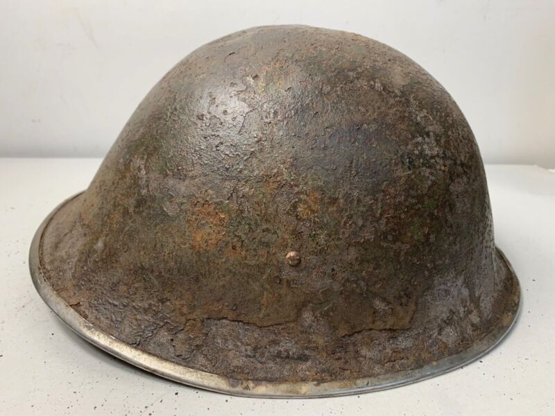 Mk3 Canadian / British Army Original WW2 Turtle Helmet High Rivet - The Militaria Shop