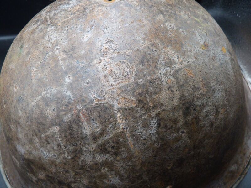 Mk3 Canadian / British Army Original WW2 Turtle Helmet High Rivet - The Militaria Shop