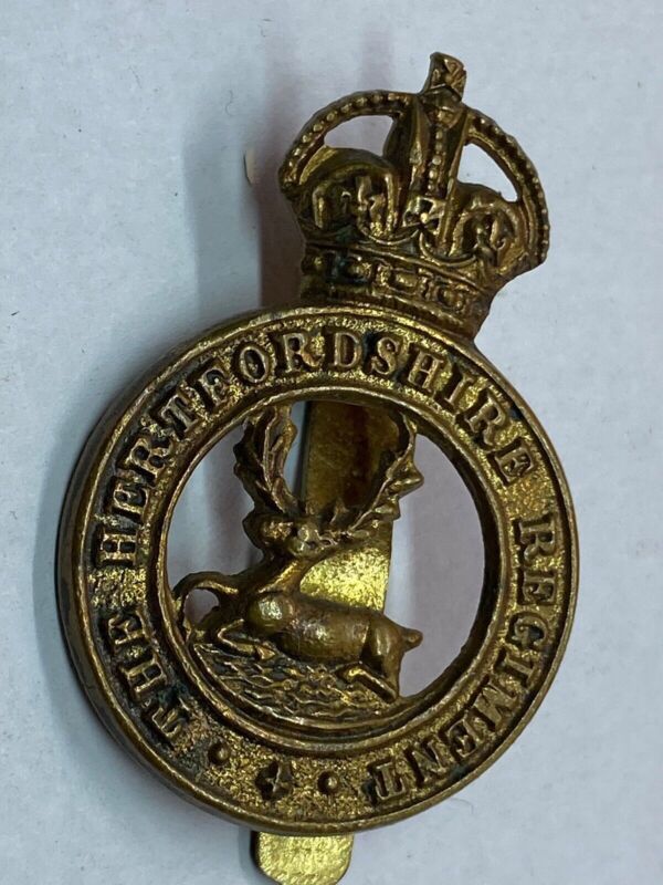 Original WW1 / WW2 British Army - The Hertfordshire Regiment Cap Badge - The Militaria Shop