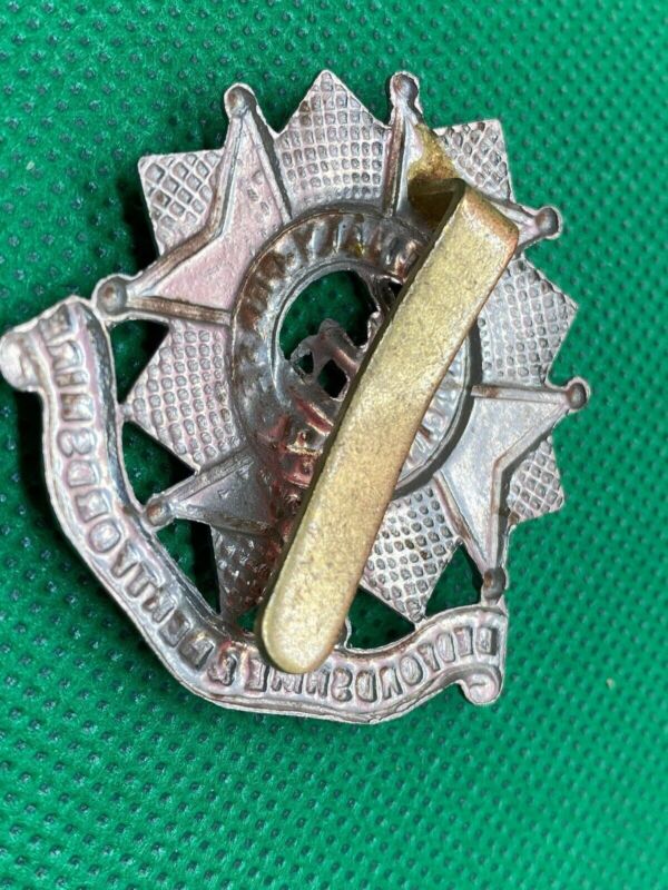 Original WW1 / WW2 British Army Bedfordshire and Hertfordshire Cap Badge - The Militaria Shop