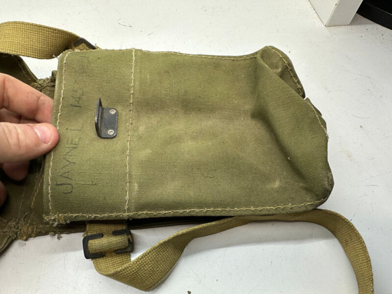 Original WW2 British Army Assault Light Weight Gas Mask Bag 1943 Dated - The Militaria Shop