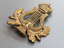 Load image into Gallery viewer, Original WW2 British Army Musicians / Bandsmans Cap Badge - The Militaria Shop
