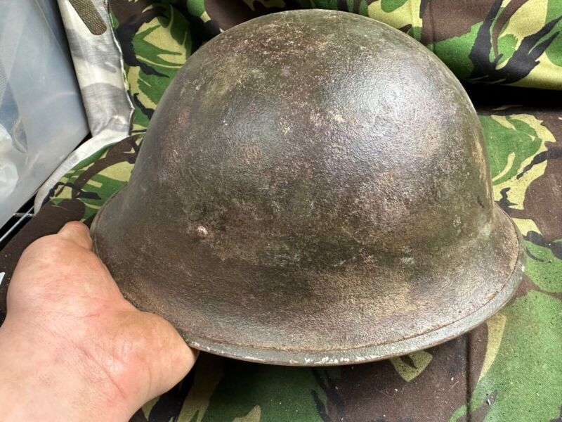 British / Canadian Army Mark 3 Turtle Helmet - Original WW2 Combat Helmet - The Militaria Shop