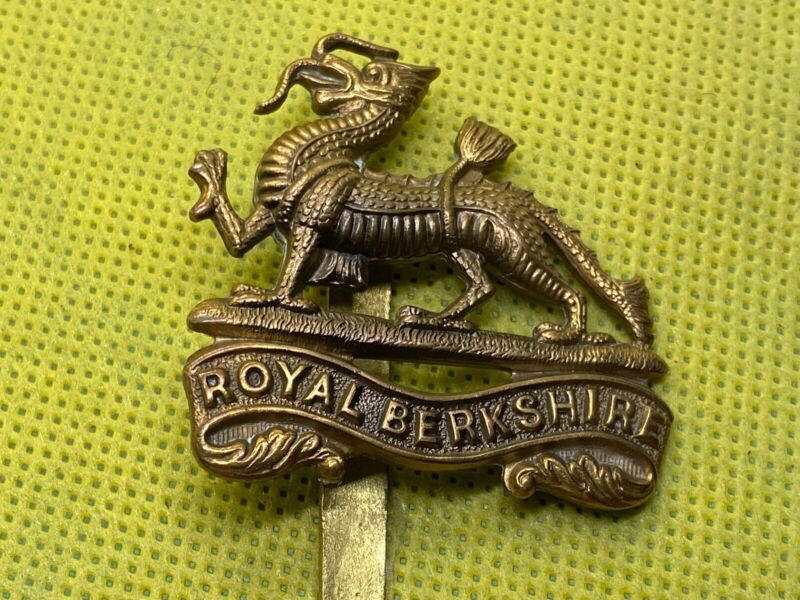 British Army - The Royal Berkshire Regiment Cap Badge - The Militaria Shop