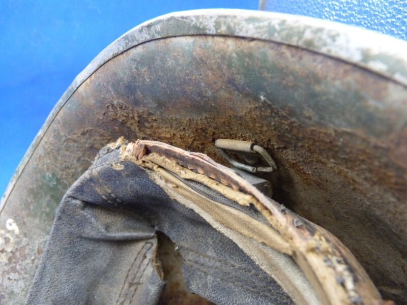 Original WW2 British / Canadian Army Mk3 High Rivet Turtle Army Helmet & Lin - The Militaria Shop