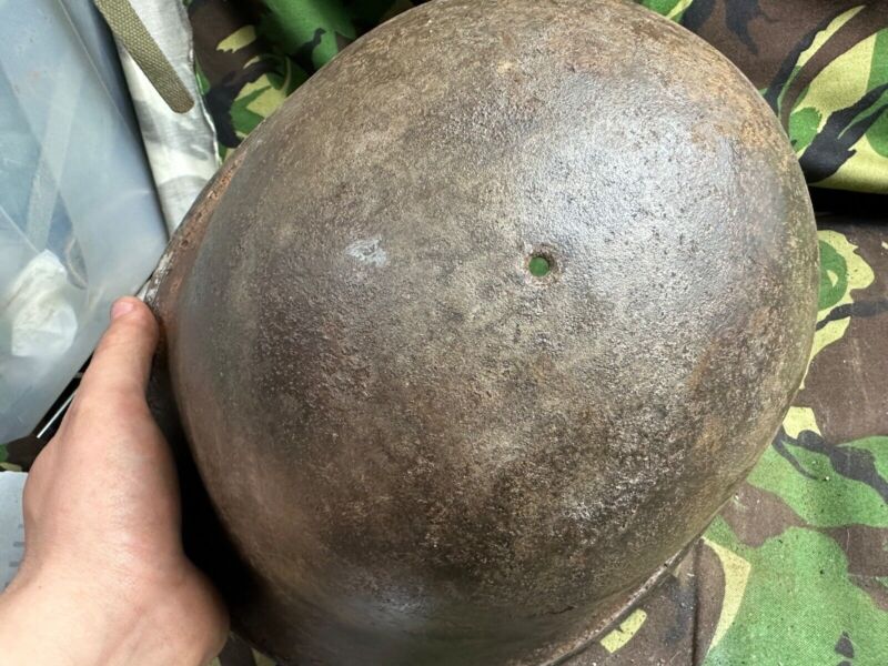 British / Canadian Army Mark 3 Turtle Helmet - Original WW2 Combat Helmet - The Militaria Shop