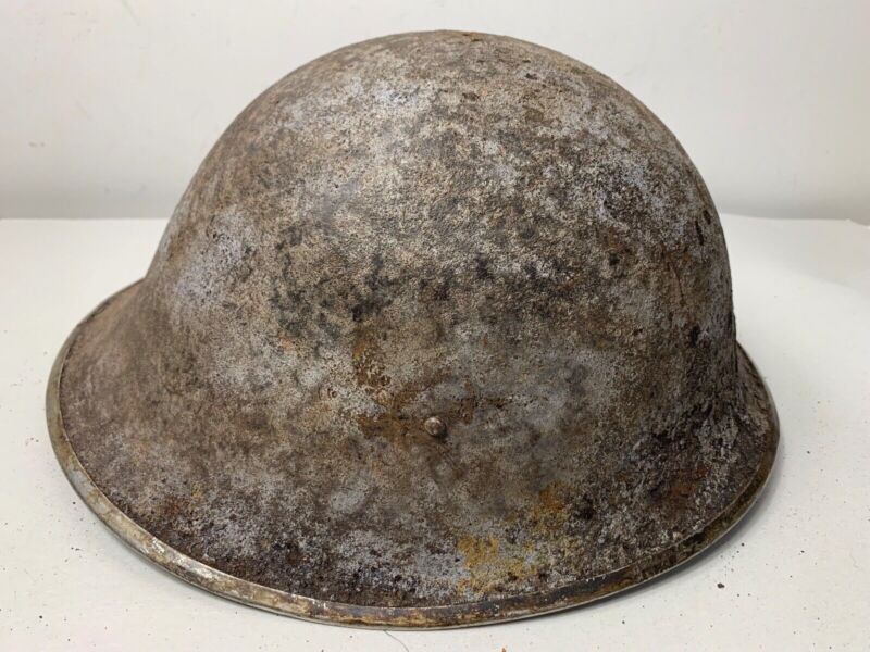 Mk3 Canadian / British Army Original WW2 Turtle Helmet High Rivet - The Militaria Shop