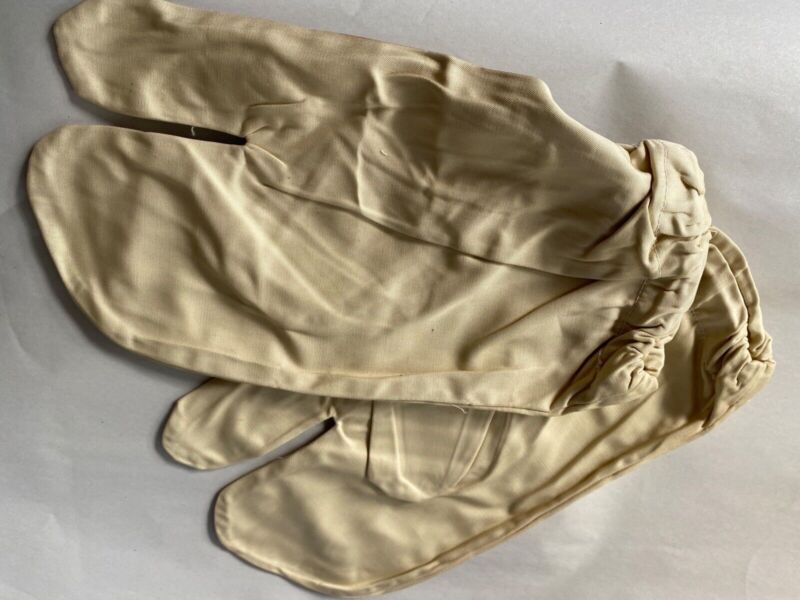 A Matching Pair of WW2 British Army Winter Gunners Gloves - Marked & Dated 1 - The Militaria Shop