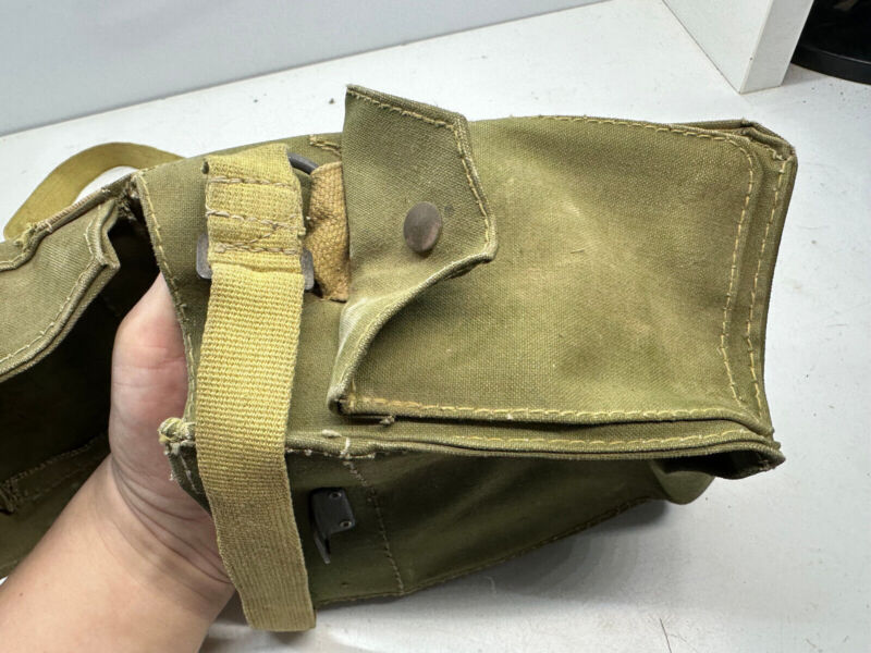 Original WW2 British Army Assault Light Weight Gas Mask Bag 1943 Dated - The Militaria Shop
