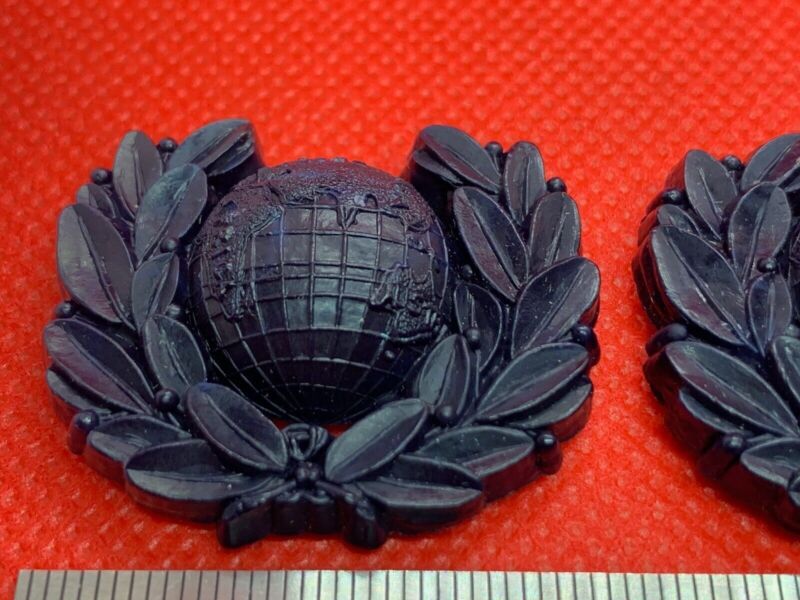 Original WW2 Royal Marines Collar Badges - Unissued From Original Box - Bakelite - The Militaria Shop