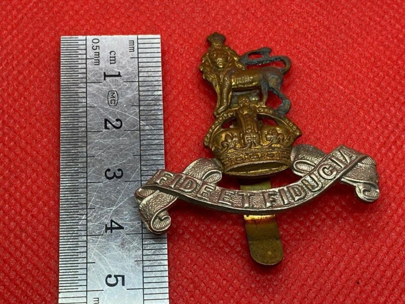 Original WW1 / WW2 British Army - Army Pay Corps Cap Badge - The Militaria Shop