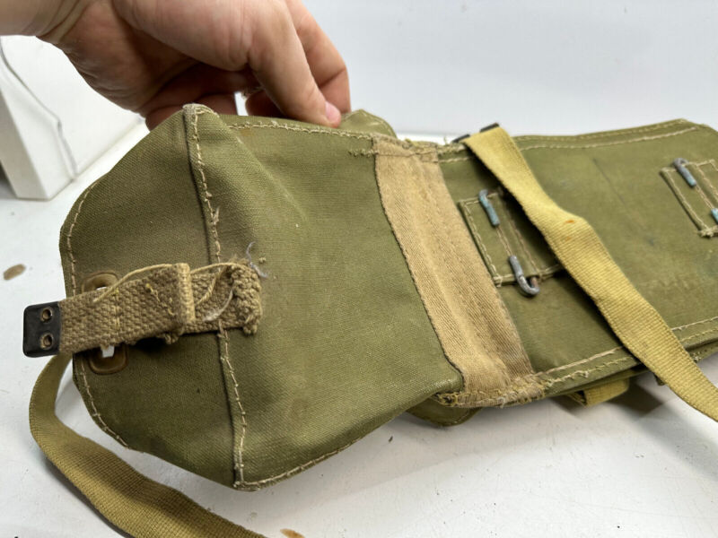 Original WW2 British Army Assault Light Weight Gas Mask Bag 1943 Dated - The Militaria Shop