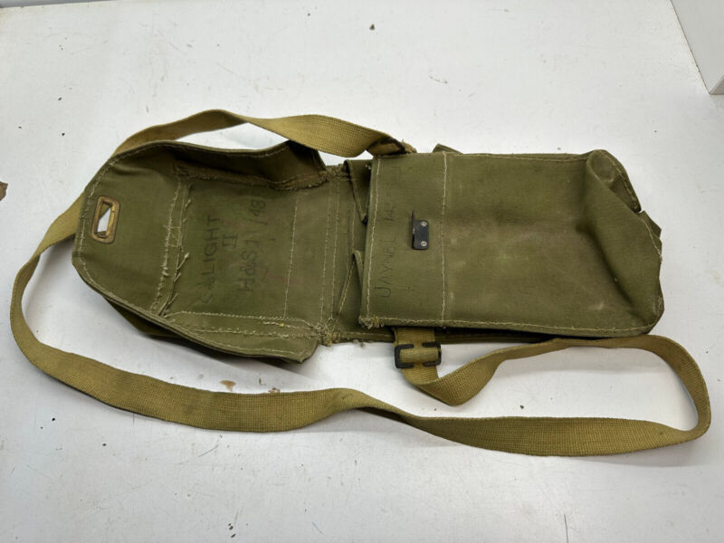 Original WW2 British Army Assault Light Weight Gas Mask Bag 1943 Dated - The Militaria Shop