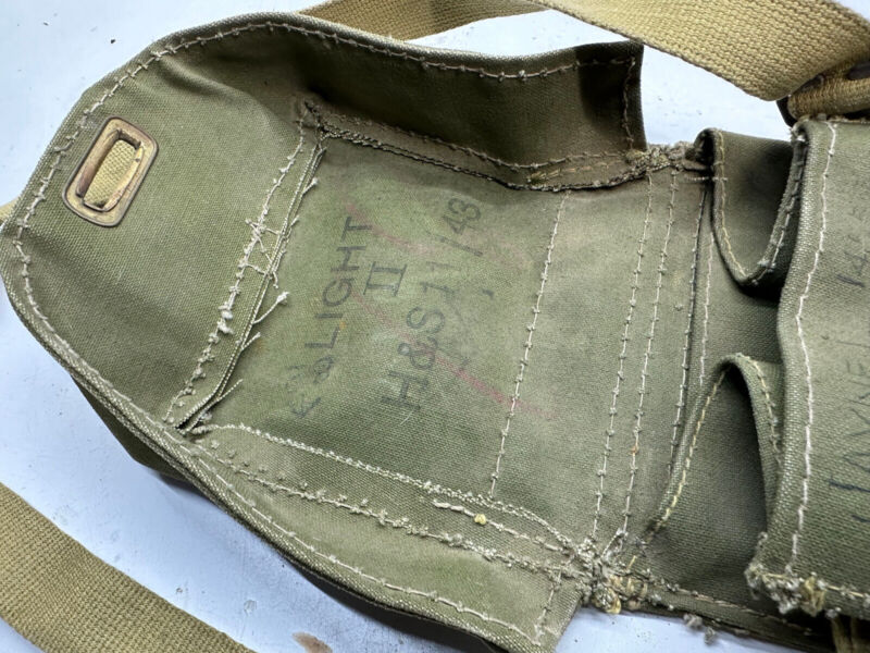 Original WW2 British Army Assault Light Weight Gas Mask Bag 1943 Dated - The Militaria Shop