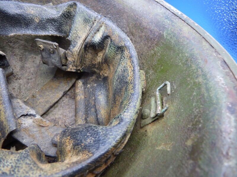 Original WW2 British / Canadian Army Mk3 High Rivet Turtle Army Helmet & Lin - The Militaria Shop