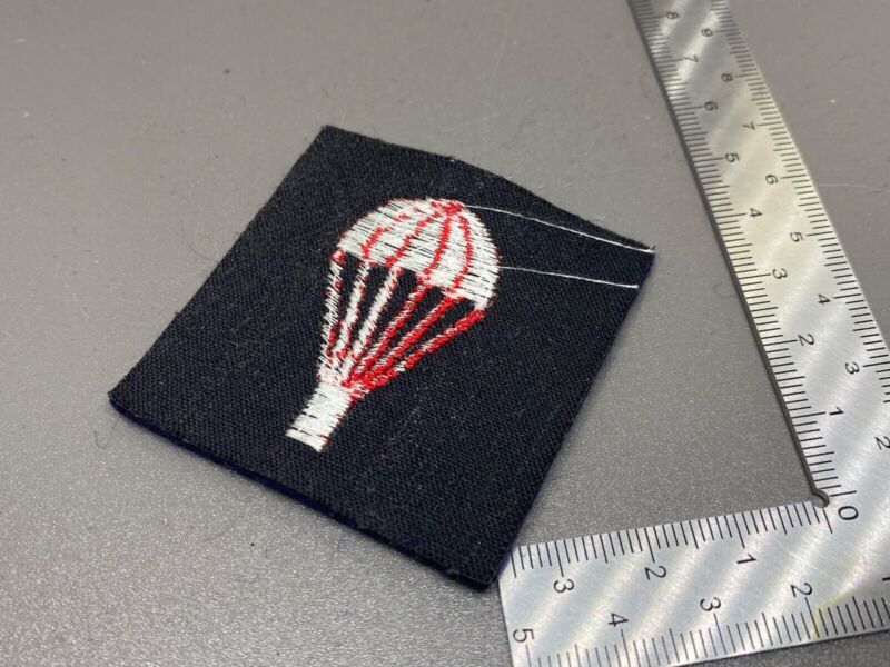 Original British Army Paratrooper's 'Light Bulb' Parachute Qualif - The Militaria Shop