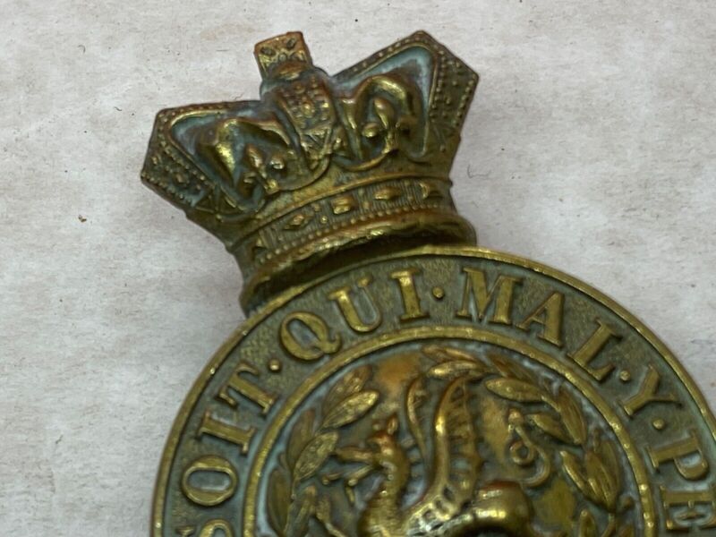 British Army Victorian Crown Welsh Regiment of Foot Cap Badge - The Militaria Shop