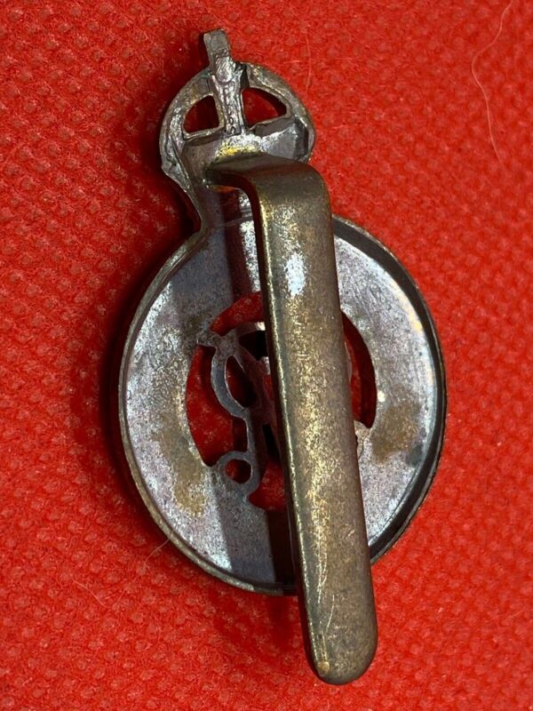 Genuine British Army SECOND LIFE GUARDS GV Cap Badge - The Militaria Shop