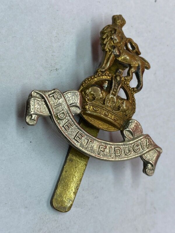 Original WW1 / WW2 British Army - Army Pay Corps Cap Badge - The Militaria Shop