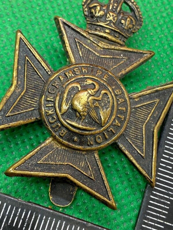 Original WW1 British Army - Buckinghamshire Battalion Blackened Cap Badge - The Militaria Shop