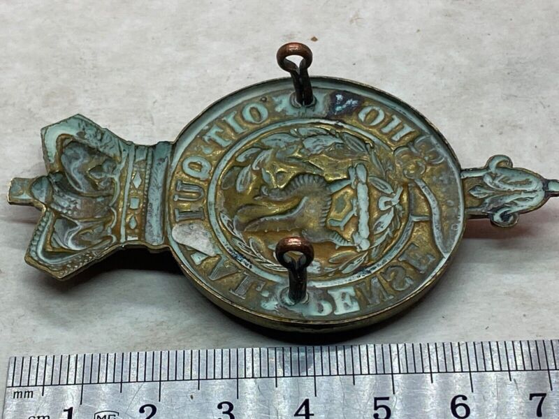 British Army Victorian Crown Welsh Regiment of Foot Cap Badge - The Militaria Shop