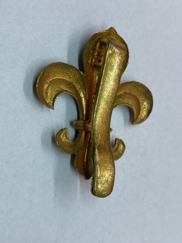 Original WW1 / WW2 British Army Manchester Regiment Cap Badge - The Militaria Shop