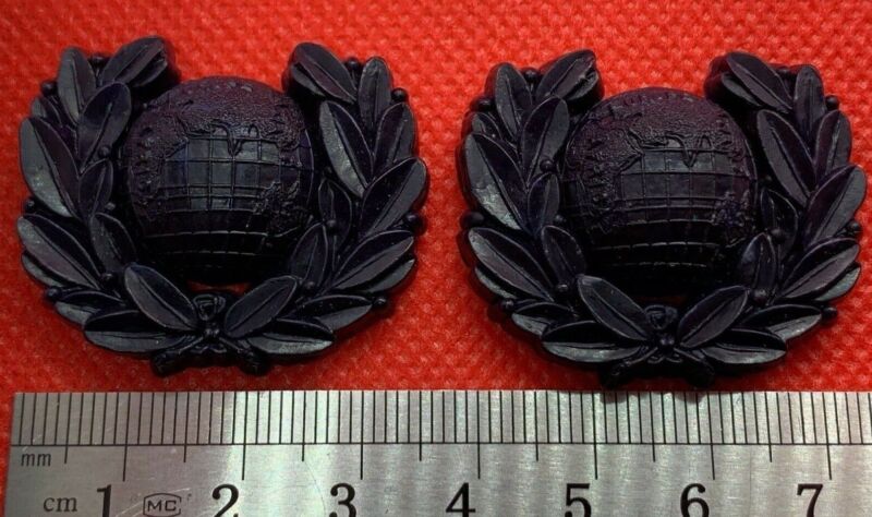Original WW2 Royal Marines Collar Badges - Unissued From Original Box - Bakelite - The Militaria Shop