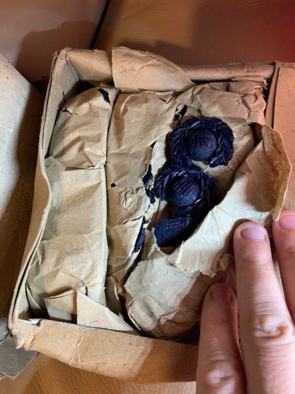 Original WW2 Royal Marines Collar Badges - Unissued From Original Box - Bakelite - The Militaria Shop