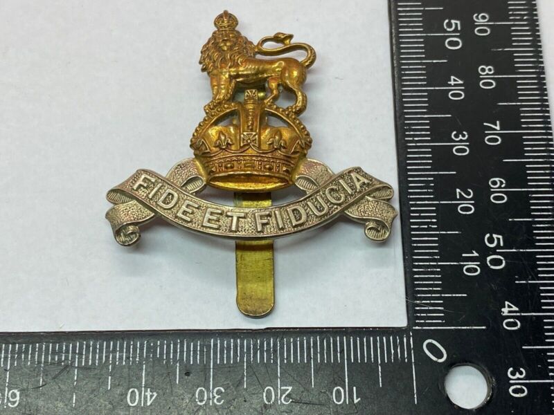 Original WW1 / WW2 British Army - Army Pay Corps Cap Badge - The Militaria Shop