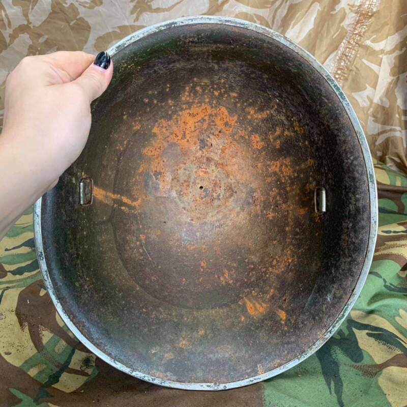 Original WW2 British / Canadian Mk3 Army Combat Helmet - Canadian Div Sign RARE - The Militaria Shop