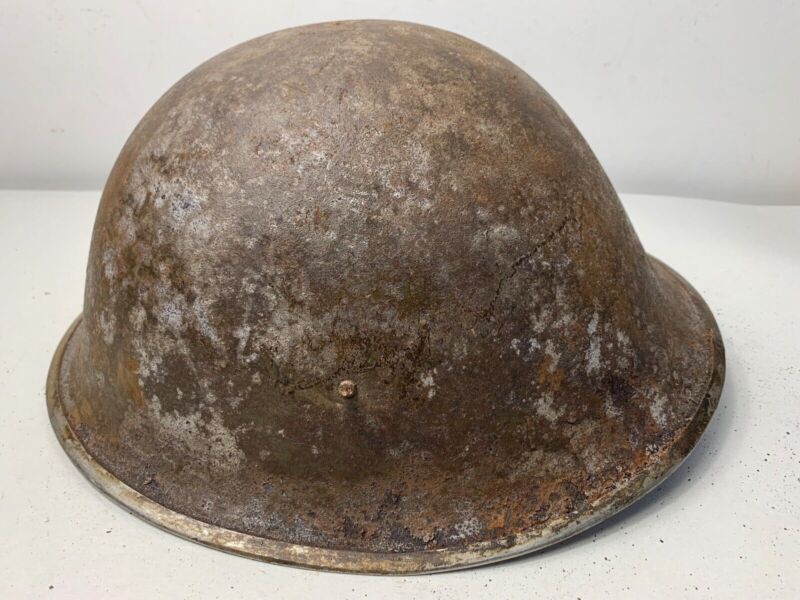 Mk3 Canadian / British Army Original WW2 Turtle Helmet High Rivet - The Militaria Shop