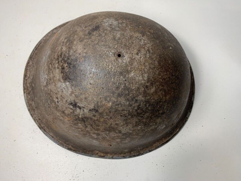 Mk3 Canadian / British Army Original WW2 Turtle Helmet High Rivet - The Militaria Shop