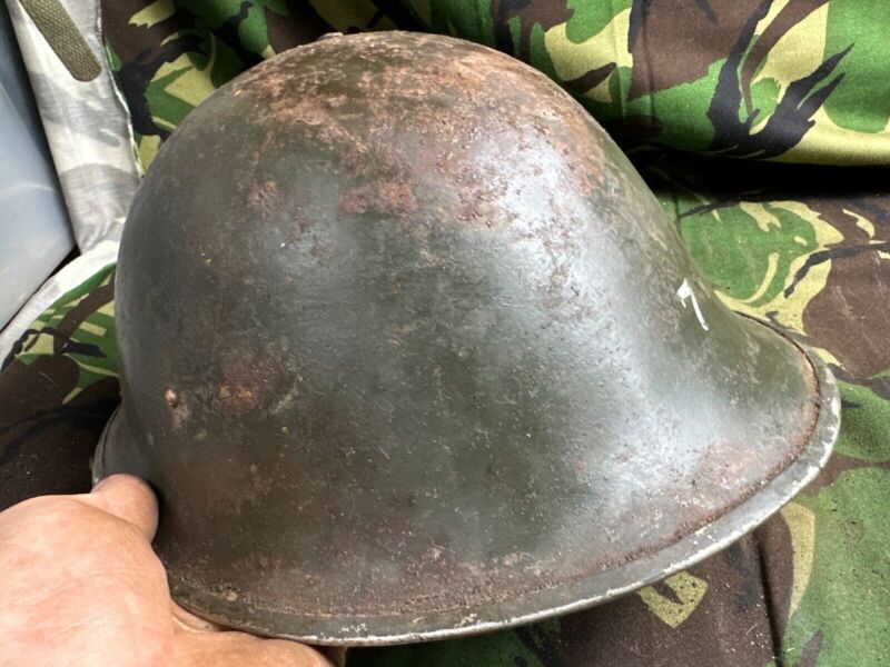 British / Canadian Army Mark 3 Turtle Helmet - Original WW2 Combat Helmet - The Militaria Shop