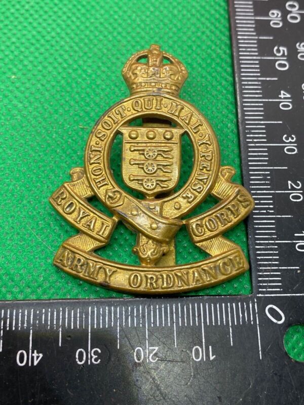 Original WW1 / WW2 British Army - Royal Army Ordnance Corps Cap Badge - The Militaria Shop