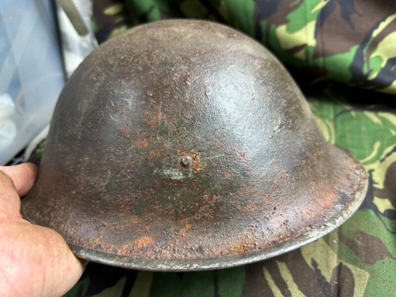 British / Canadian Army Mark 3 Turtle Helmet - Original WW2 Combat Helmet - The Militaria Shop