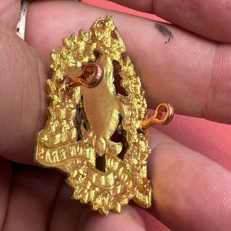 Genuine WW2 Canadian Regiment De Maisonneuve Cap Badge - The Militaria Shop