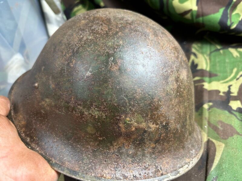 British / Canadian Army Mark 3 Turtle Helmet - Original WW2 Combat Helmet - The Militaria Shop