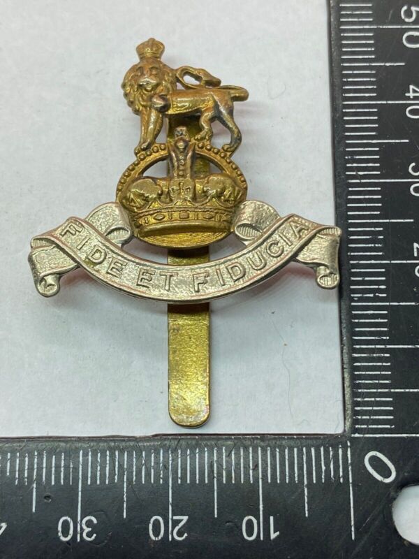 Original WW1 / WW2 British Army - Army Pay Corps Cap Badge - The Militaria Shop