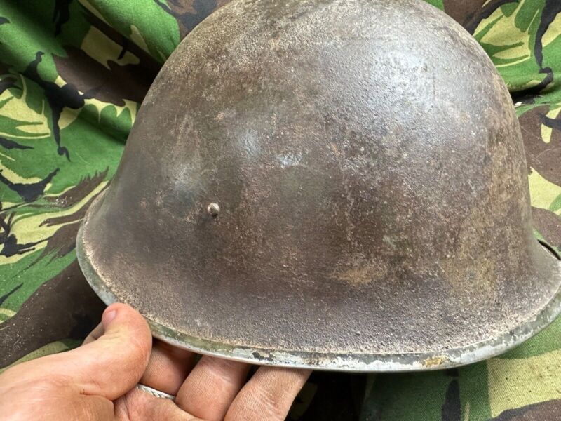 British / Canadian Army Mark 3 Turtle Helmet - Original WW2 Combat Helmet - The Militaria Shop