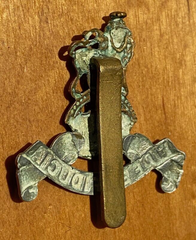 WW1 / WW2 British Army - ARMY PAY CORPS white metal and brass Cap Badge - B20 - The Militaria Shop