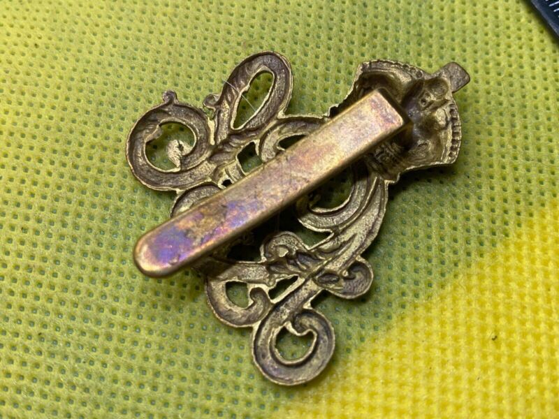 British Army Kings Crown Army Pay Corps Cap Badge. Nice early example - The Militaria Shop