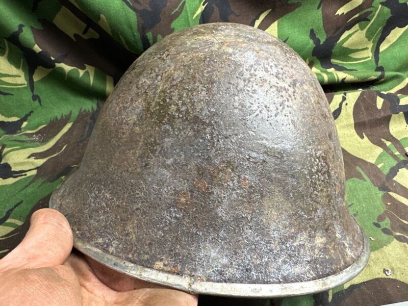 British / Canadian Army Mark 3 Turtle Helmet - Original WW2 Combat Helmet - The Militaria Shop