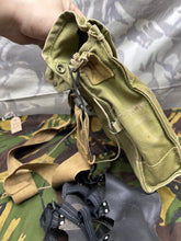 Lade das Bild in den Galerie-Viewer, Original WW2 British Army 1940 Dated Matching Gas Mask Respirator Set
